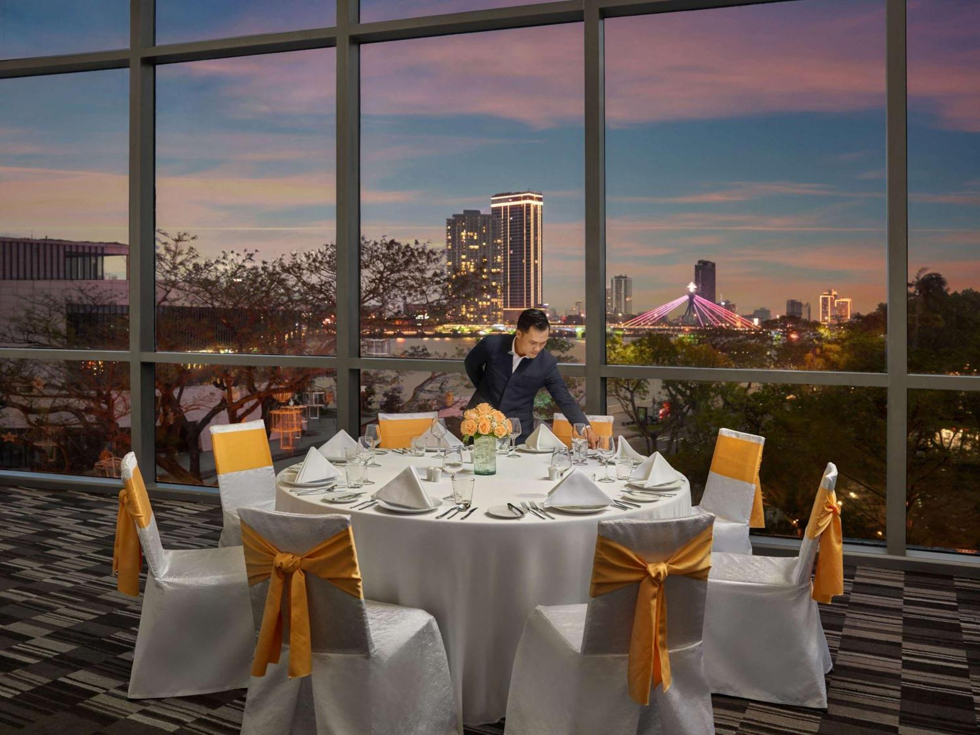 Novotel Danang Premier Han River Exteriör bild